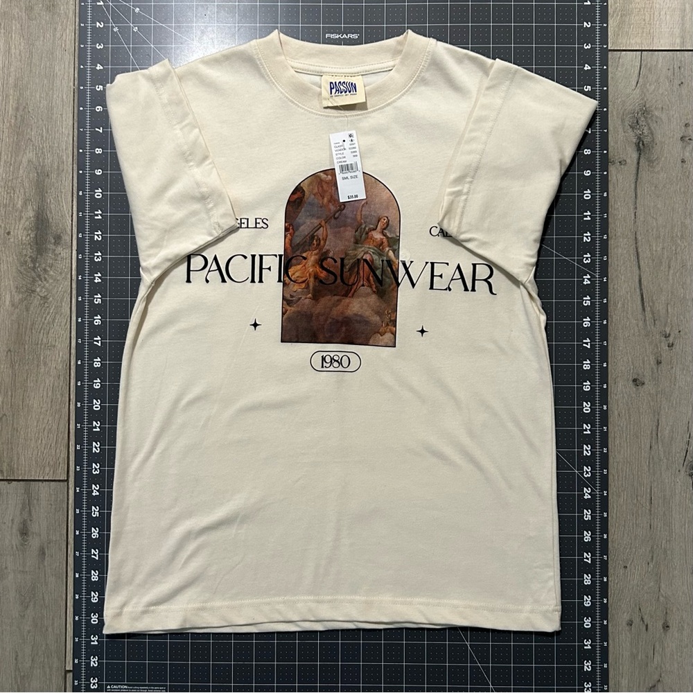 Pacific Sunwear Cream Graphic Tee